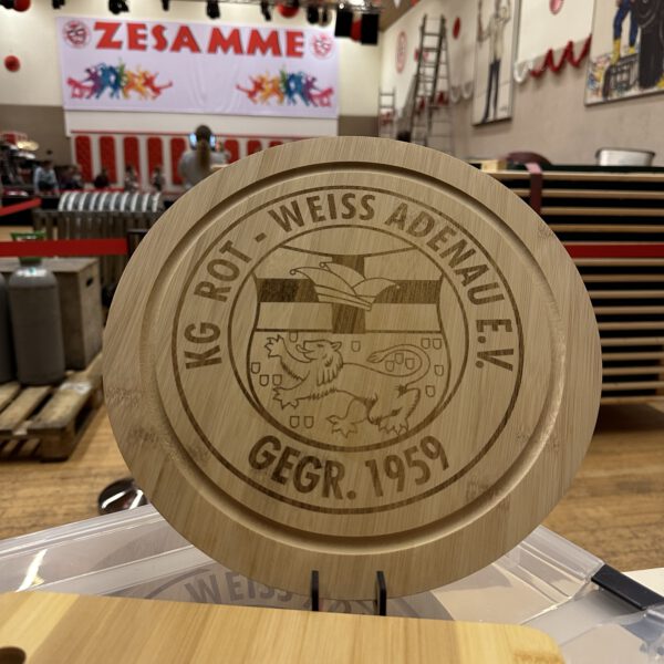 Holzbrett mit Lasergravur