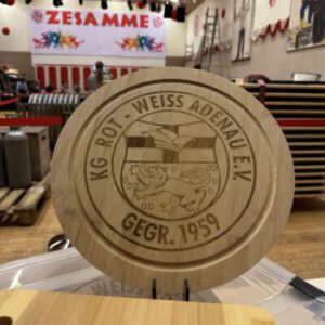 Holzbrett mit Lasergravur